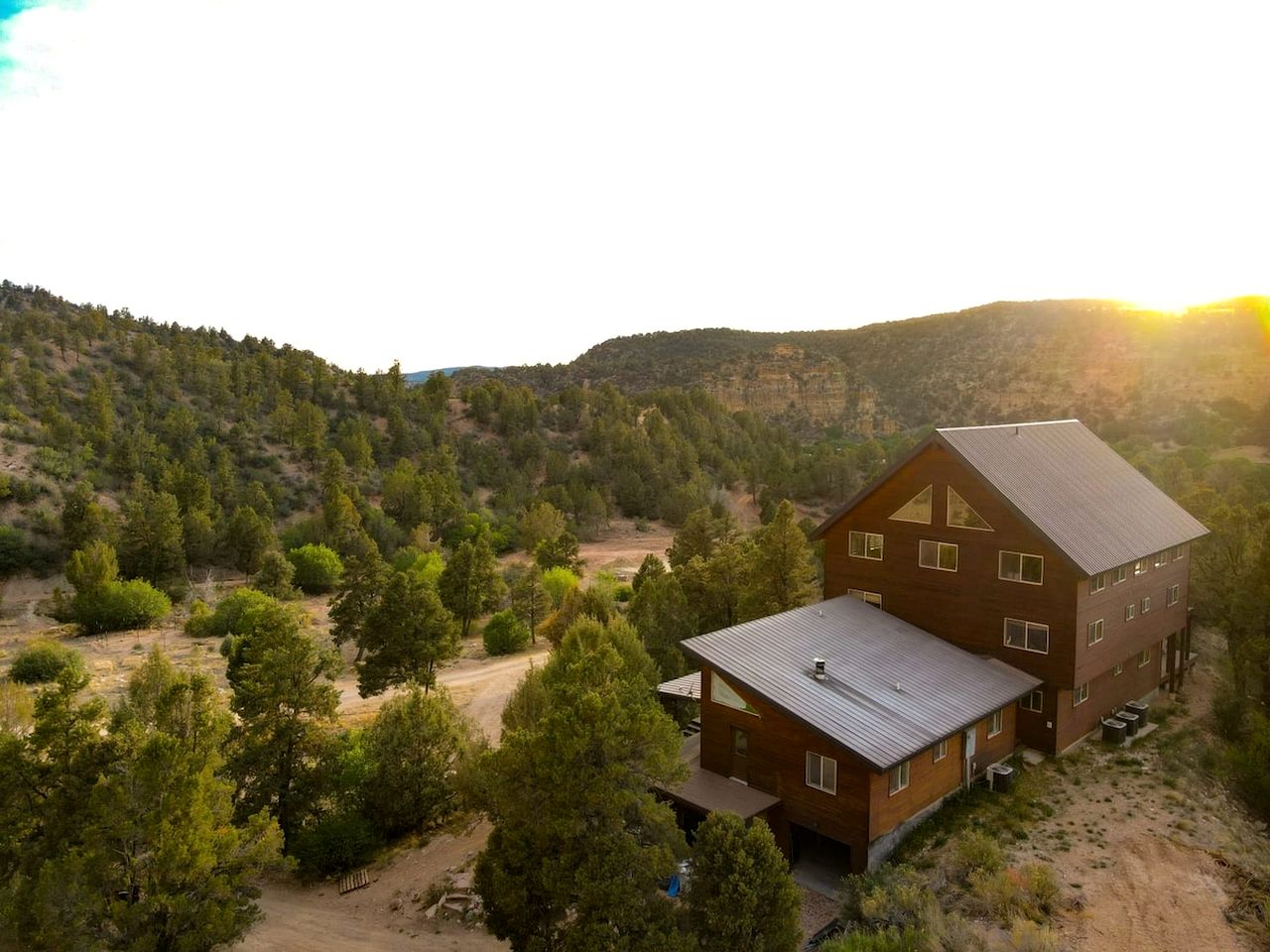 Enormous Cabin with Game Room Perfect for Large Groups in Orderville, Utah