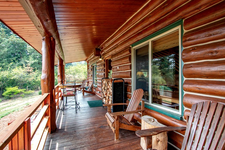 Cabins (United States of America, Stevenson, Washington)
