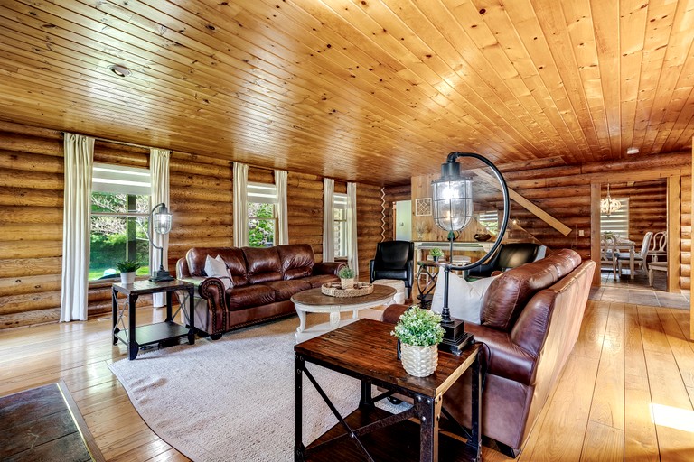 Cabins (Canada, Kingsville, Ontario)