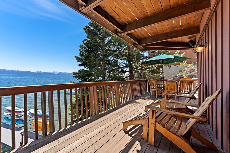 Cabins (United States of America, Carnelian Bay, California)