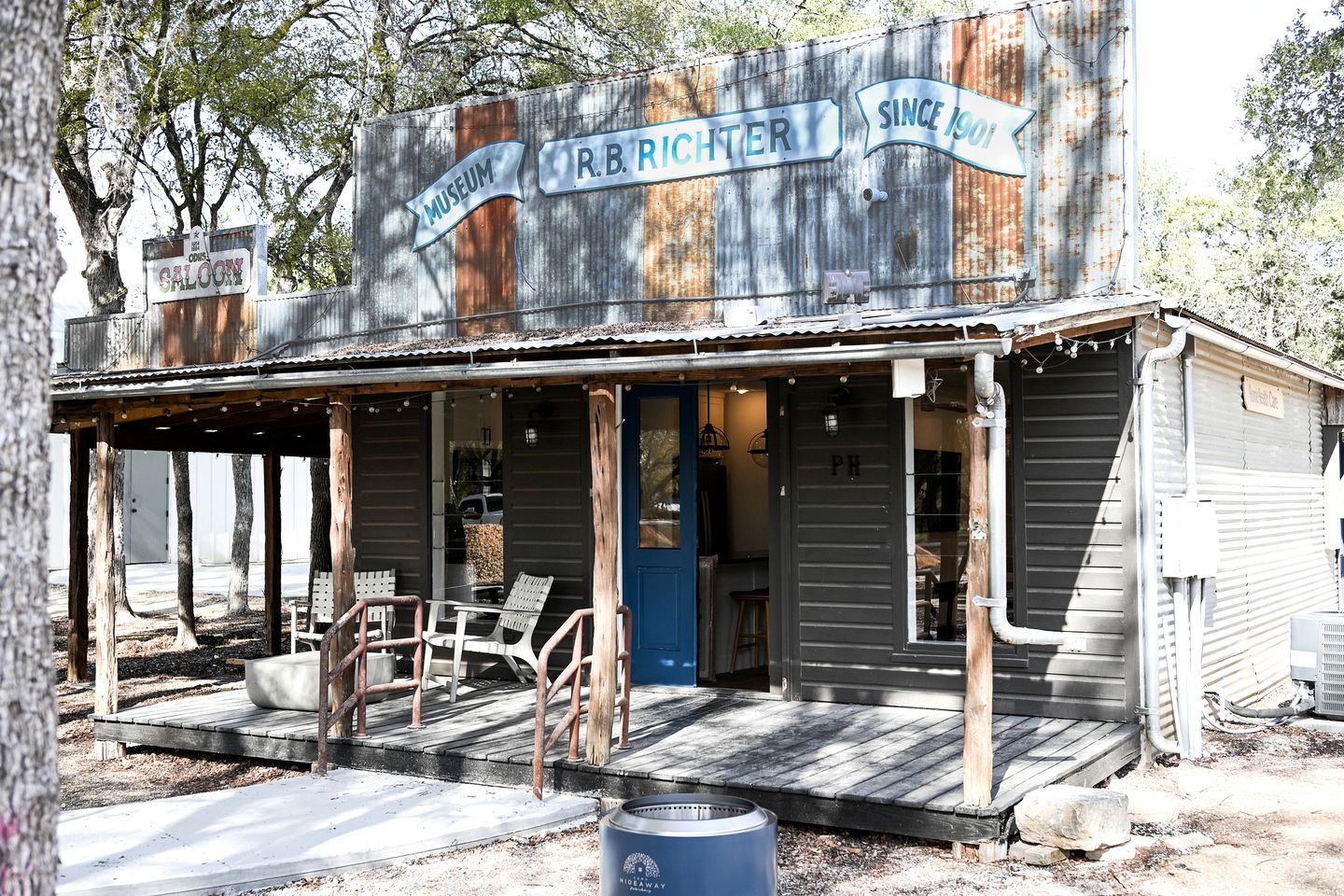 Unique Picturesque Cabin Incredible for Groups or Families in Texas