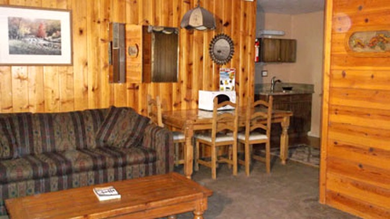 Cabins (Lakeside, Arizona, United States)