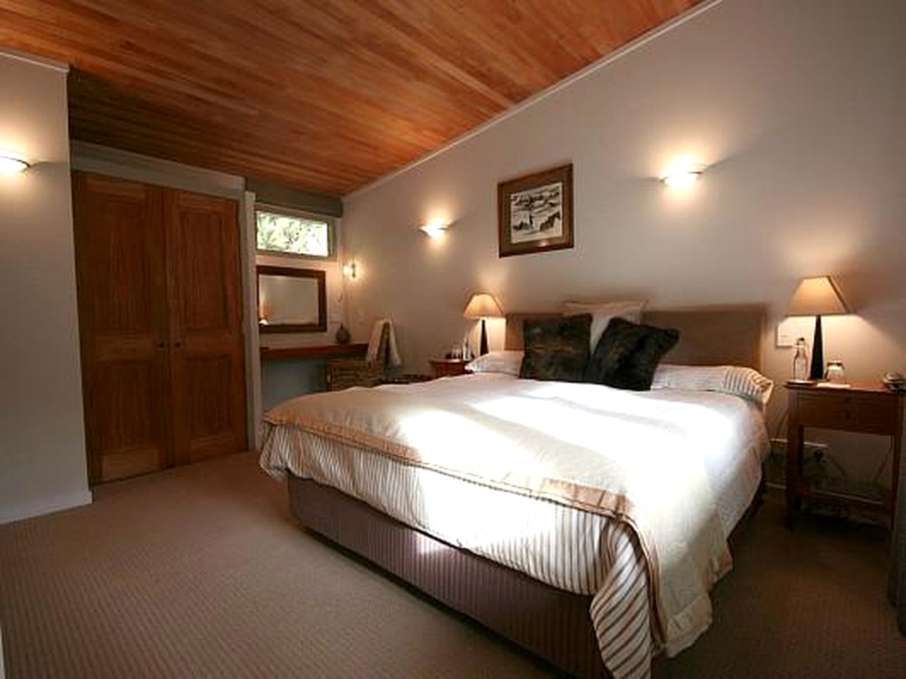 Cottages (Queenstown, South Island, New Zealand)