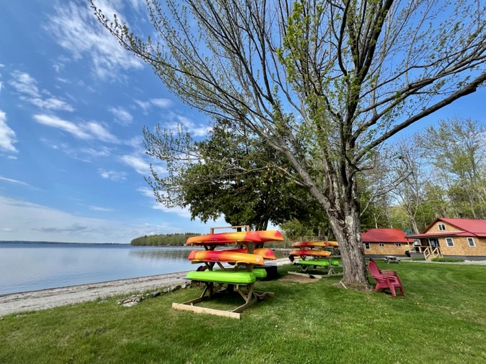 Cabins (United States of America, Burnham, Maine)