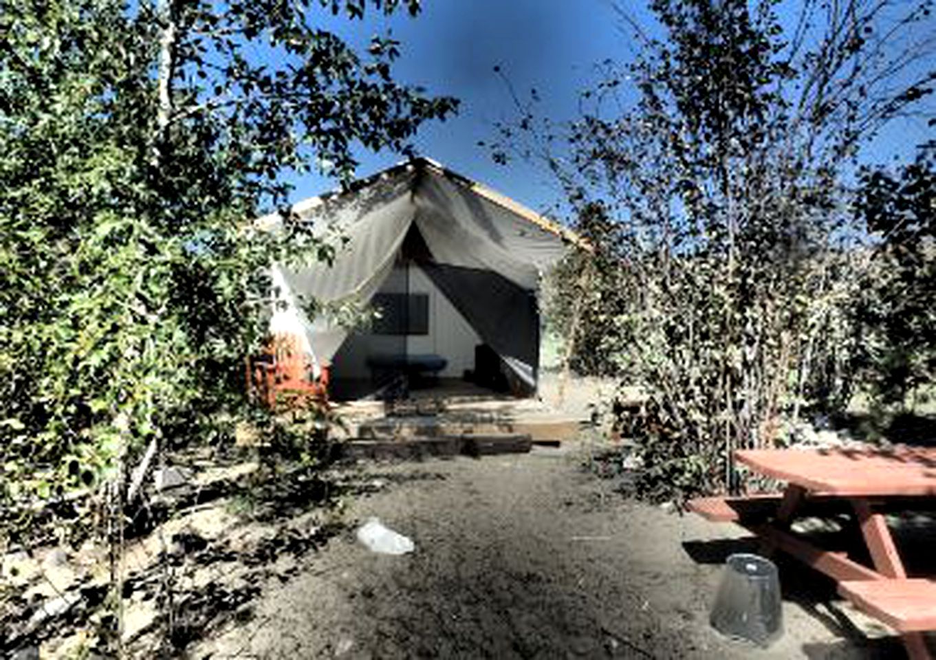 Safari Tents (Walhachin, British Columbia, Canada)