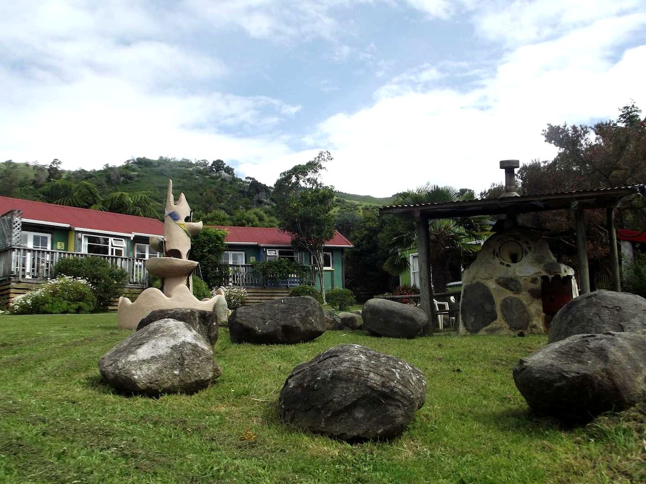 Cottages (Pohara, South Island, New Zealand)