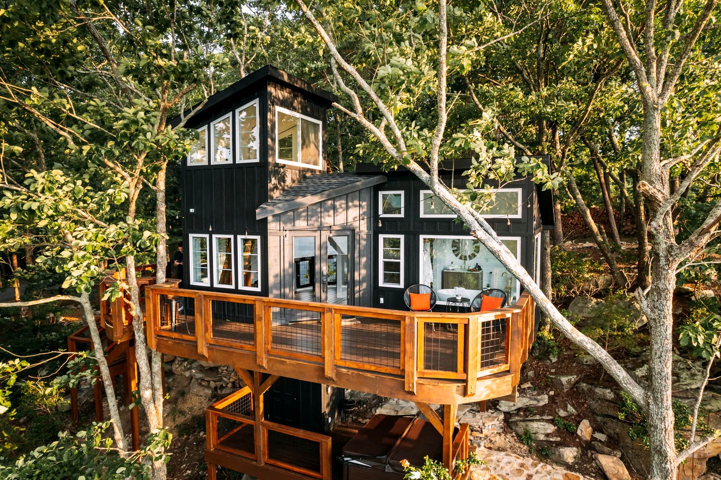 Breathtaking Tree House with Jacuzzi and Lofted Interior in Georgia