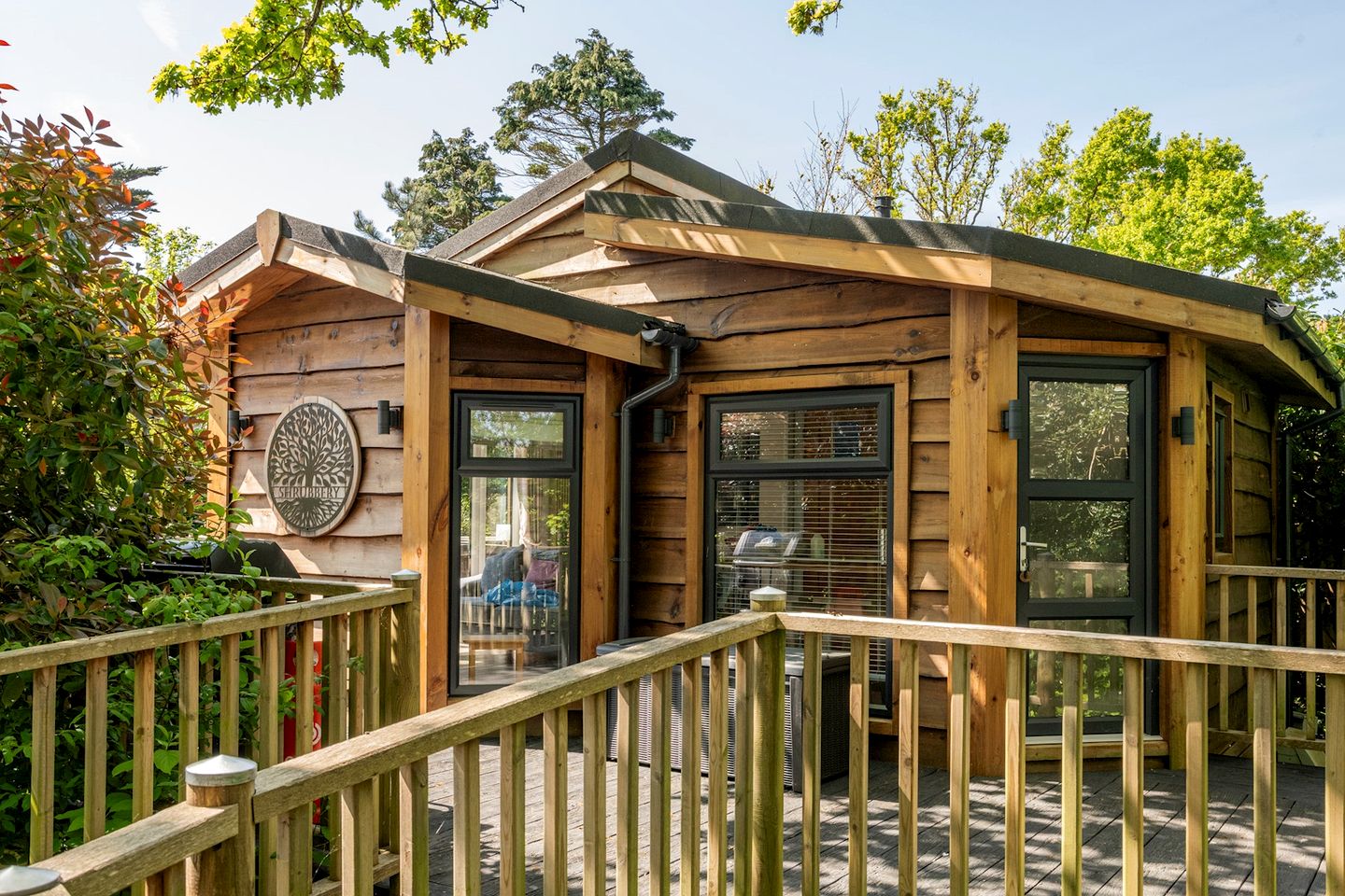 Romantic Woodland Retreat with Hot Tub near South Coast, Dorset