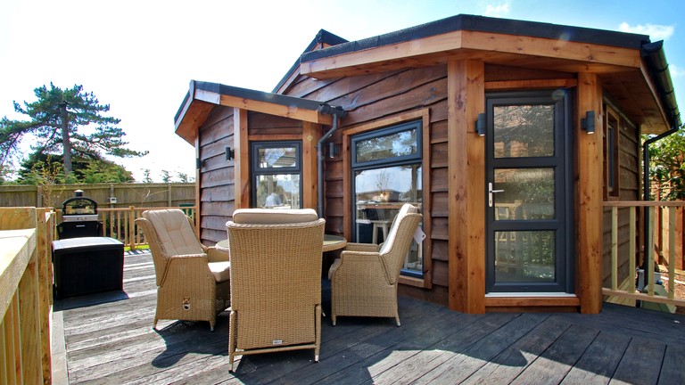 Tree Houses (United Kingdom, New Milton, England)