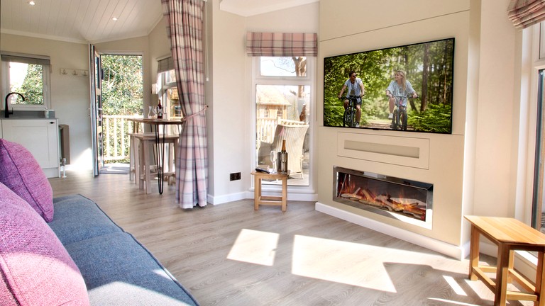 Tree Houses (United Kingdom, New Milton, England)