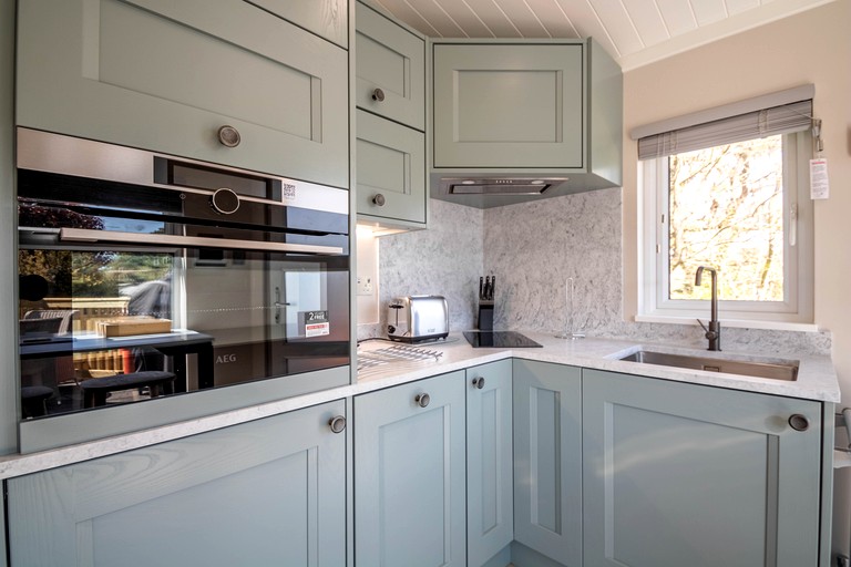 Tree Houses (United Kingdom, --, --)
