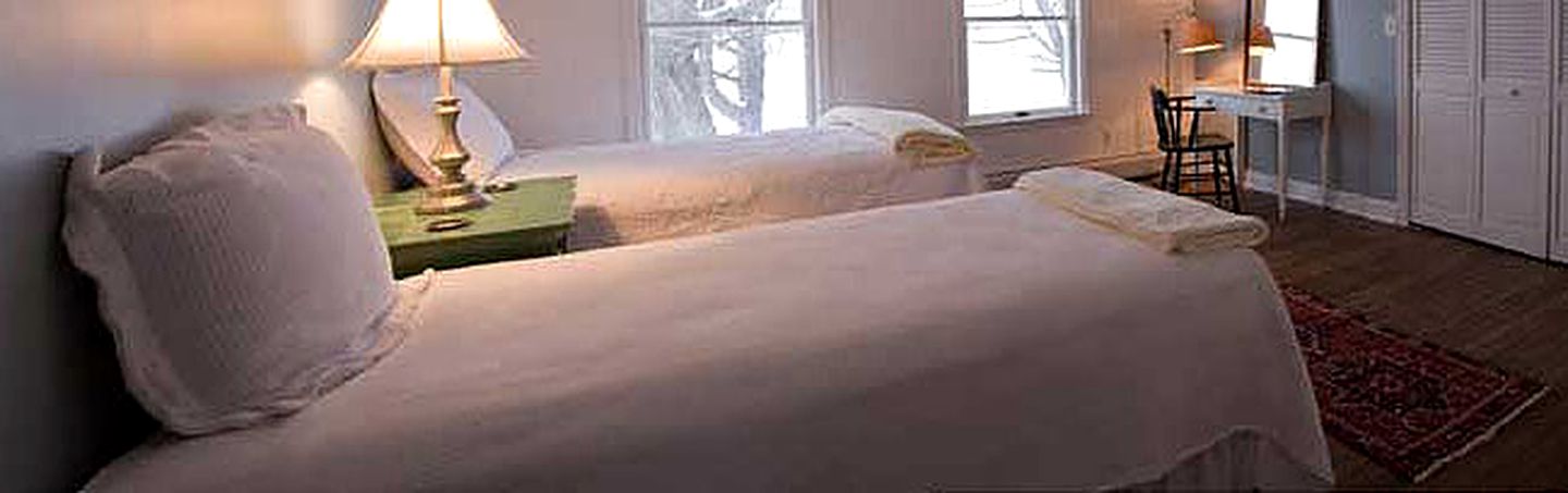 Nature Lodges (West Swanton, Vermont, United States)