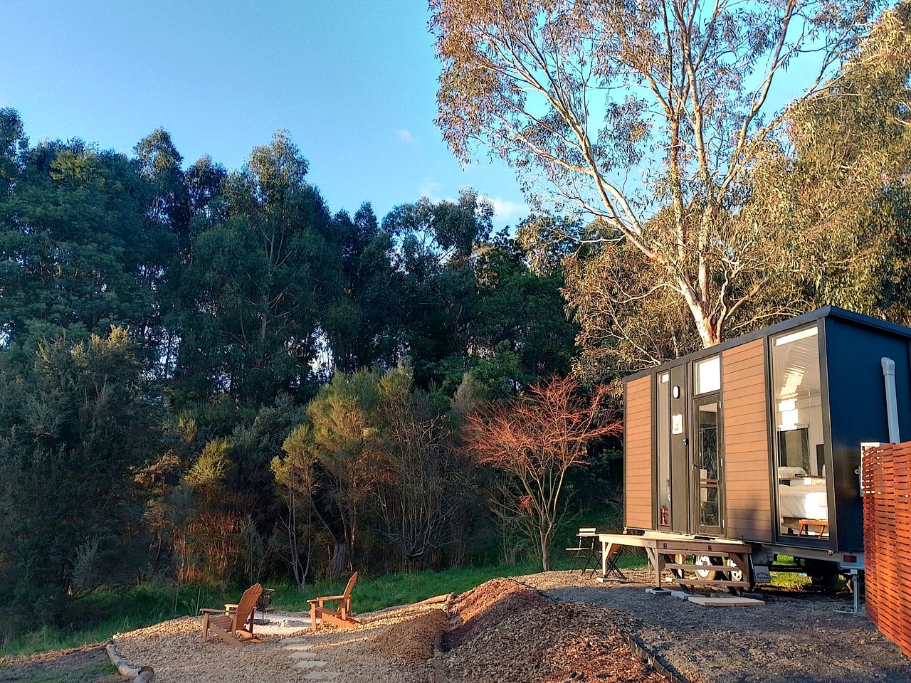 Ideal Tiny House with Abundant Wildlife and Breathtaking Sunset Views in Victoria, Australia