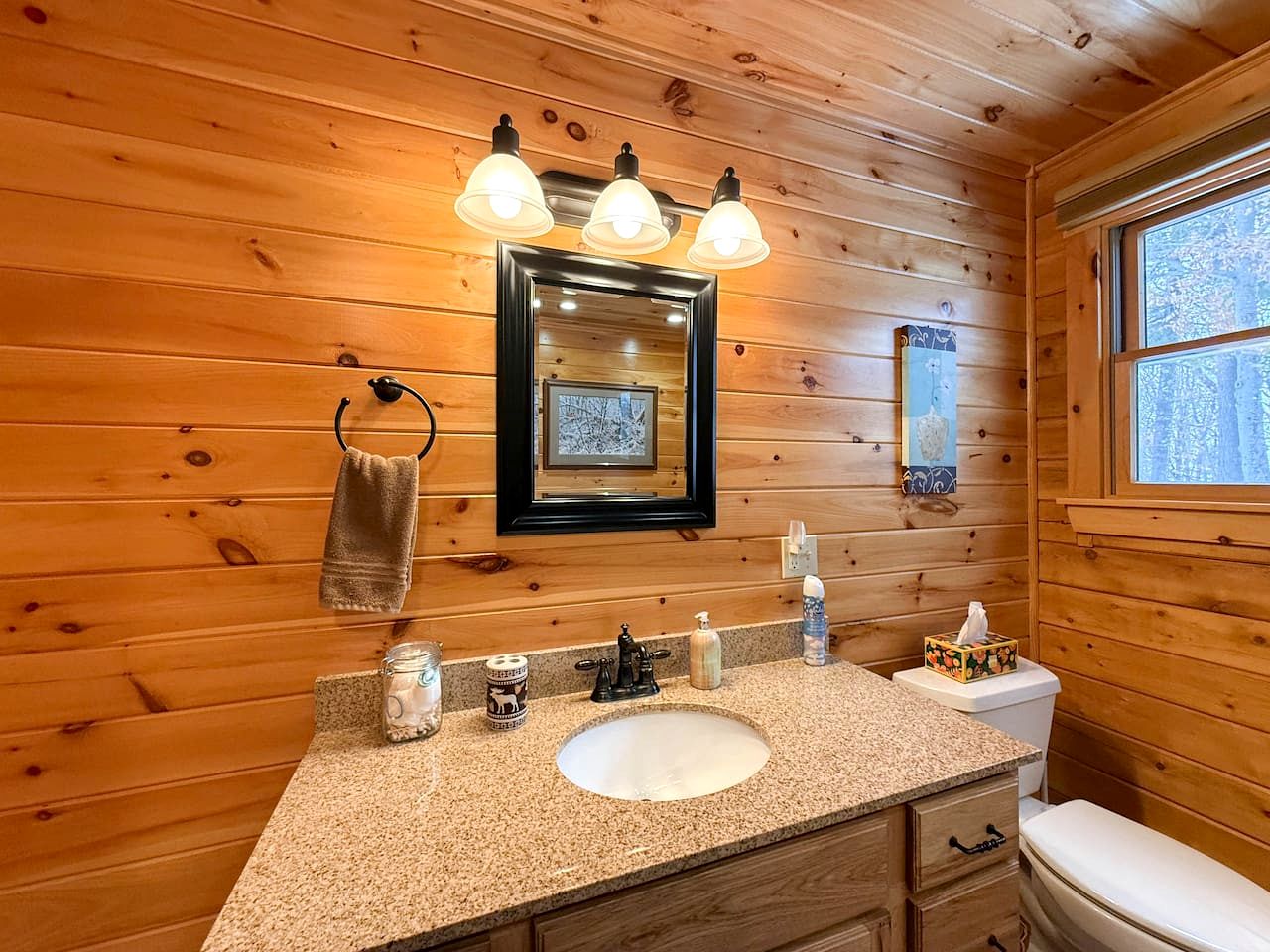 Cozy Log Cabin Retreat with Mountain Views in Bridgton, Maine