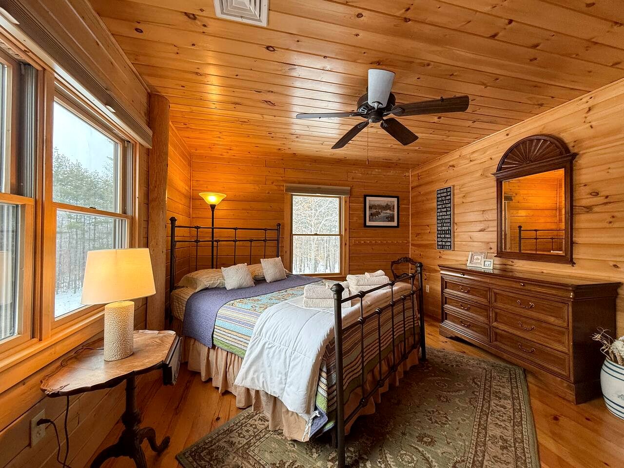 Cozy Log Cabin Retreat with Mountain Views in Bridgton, Maine