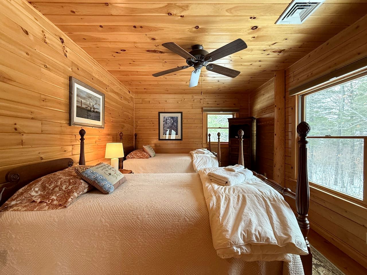 Cozy Log Cabin Retreat with Mountain Views in Bridgton, Maine