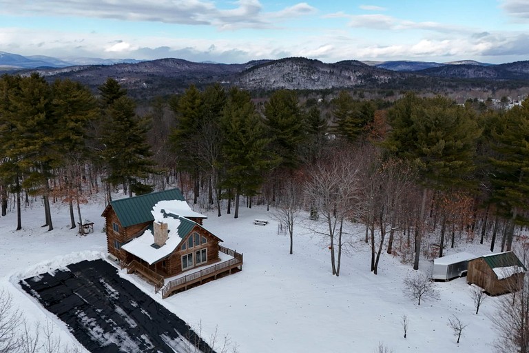 Cabins (United States of America, Bridgton, Maine)