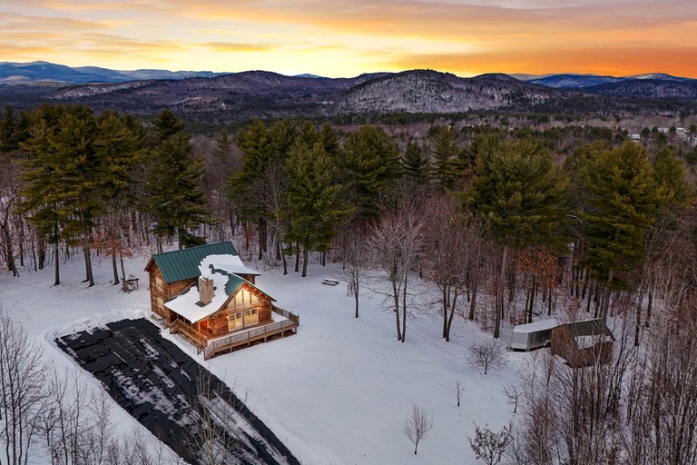 Cabins (United States of America, Bridgton, Maine)