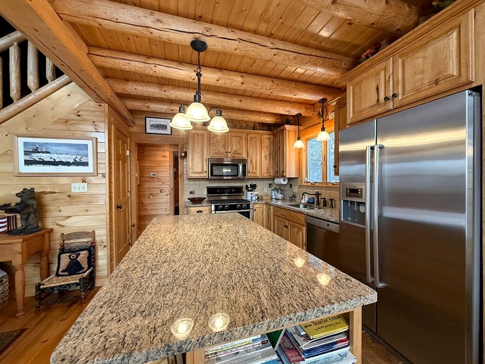 Cabins (United States of America, Bridgton, Maine)