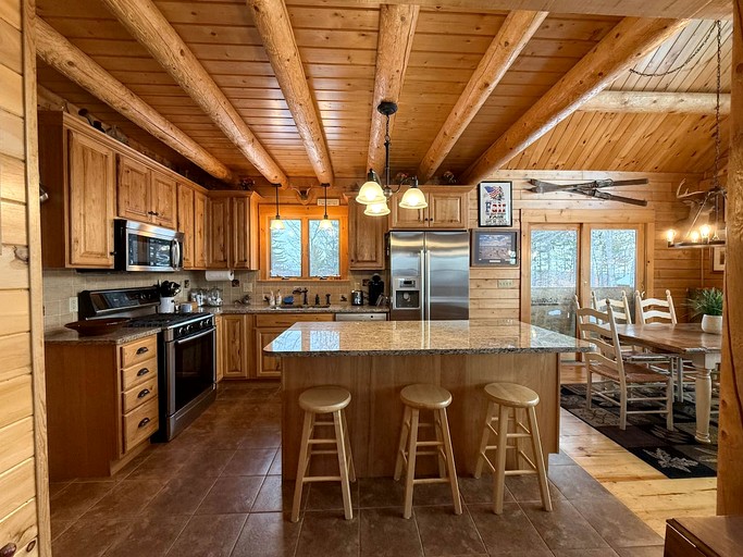 Cabins (United States of America, Bridgton, Maine)