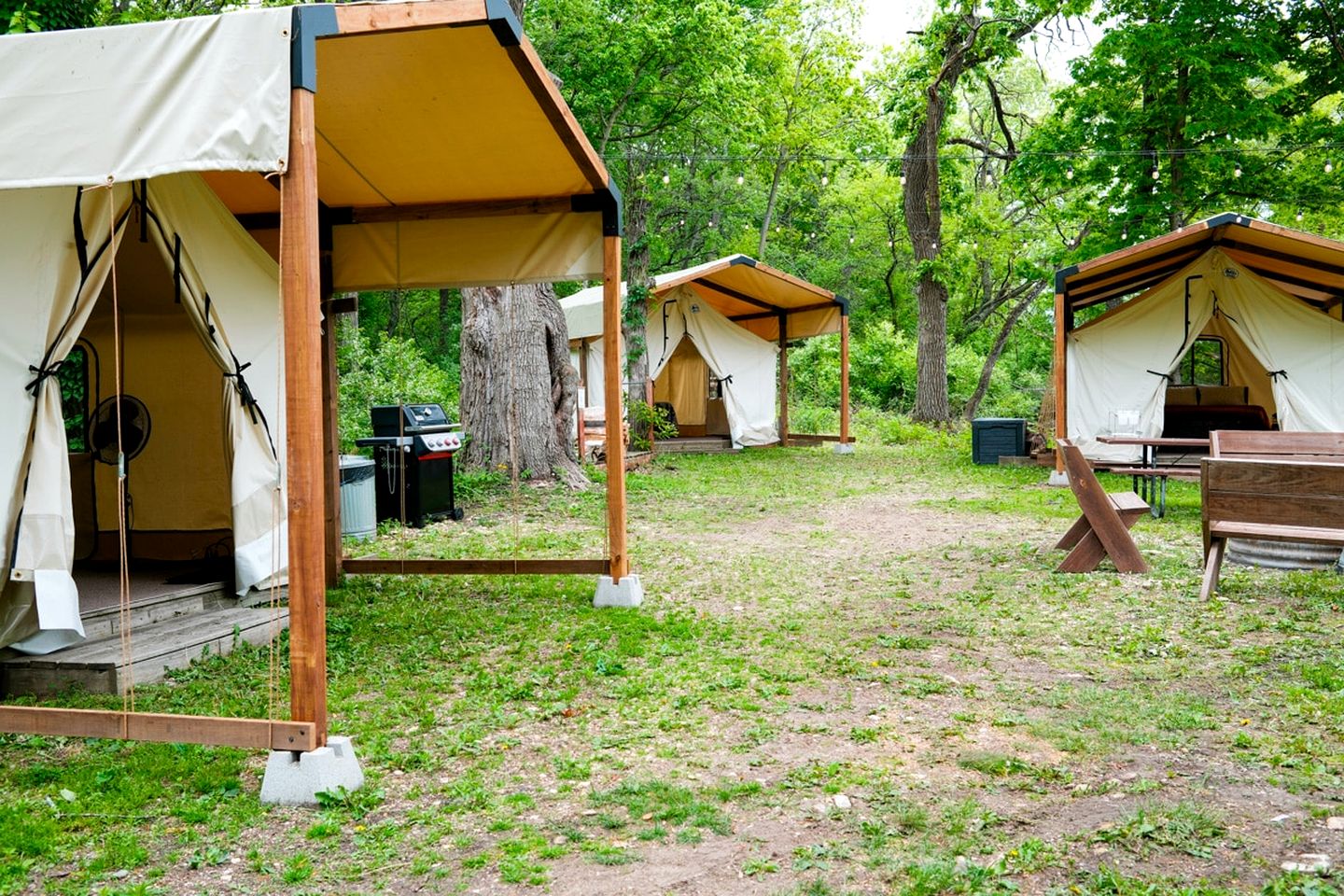 Tented Cabins (United States of America, East Troy, Wisconsin)