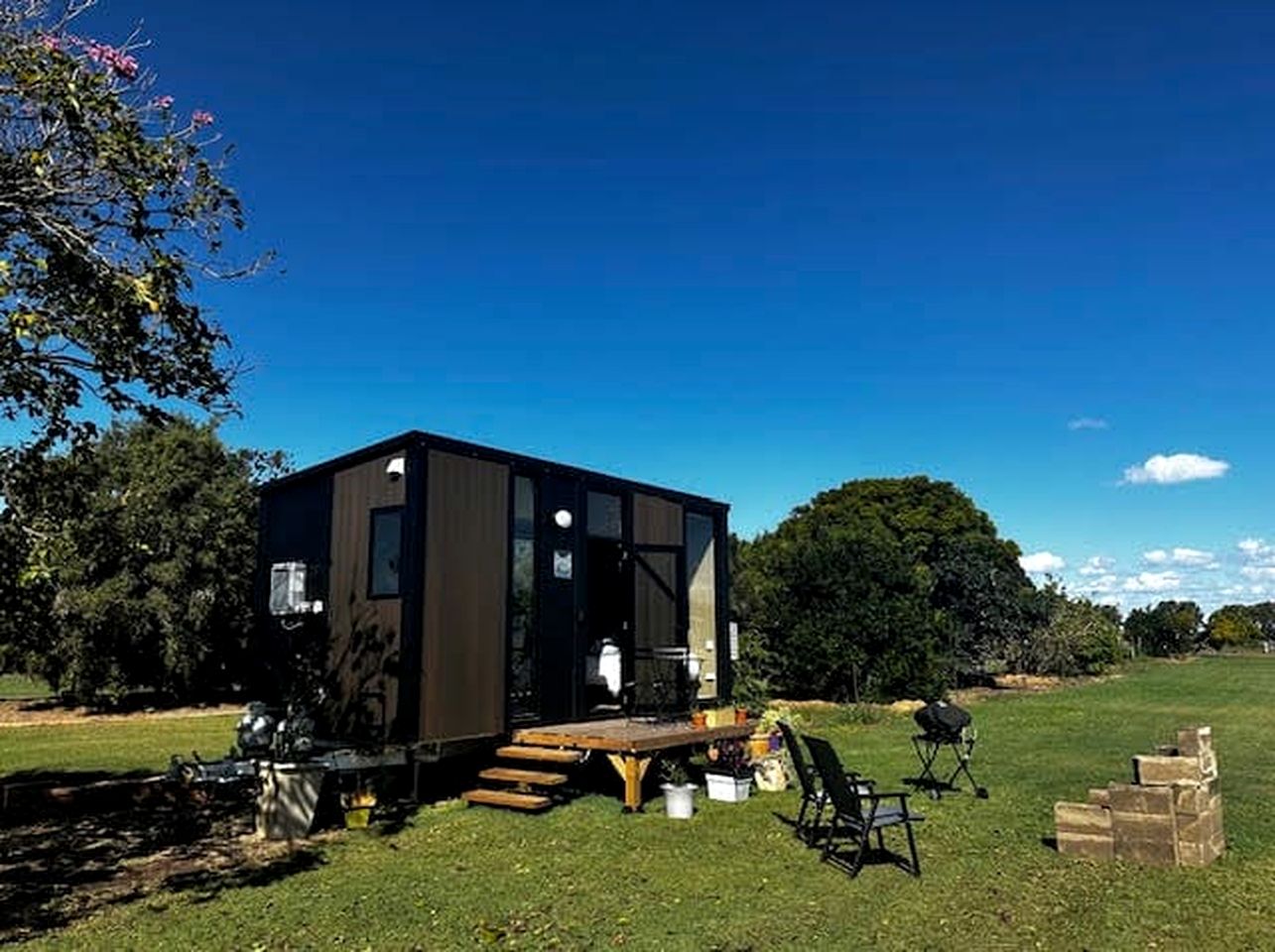 Luminous Tiny House with Beautiful Walking Trails in Queensland