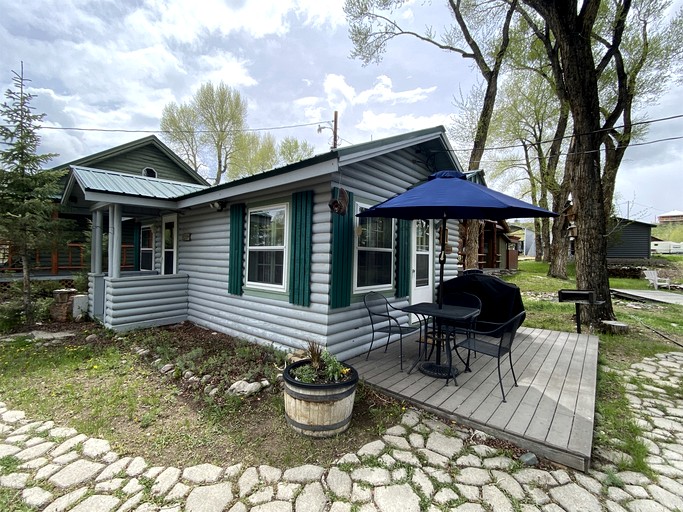 Cabins (United States of America, Riverside, Wyoming)