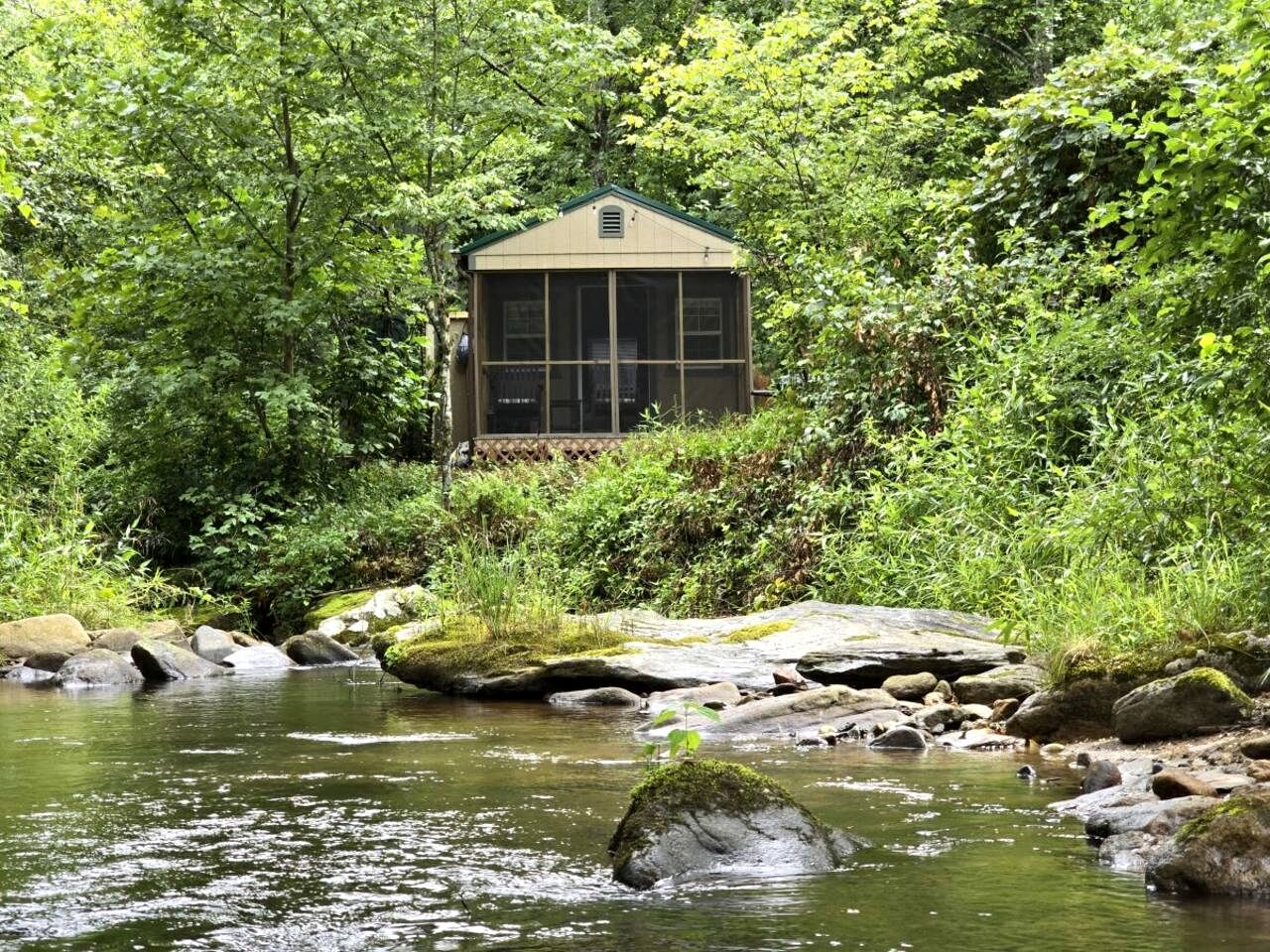 Tranquil Creekside Tiny House in the Appalachian Mountains, Perfect for a Weekend to Disconnect