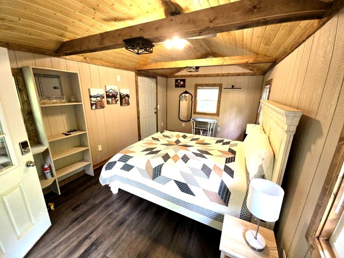 Cabins (United States of America, Purlear, North Carolina)
