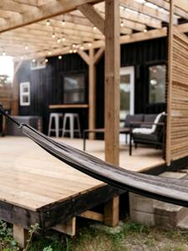 Tiny houses (Canada, Solmesville, Ontario)