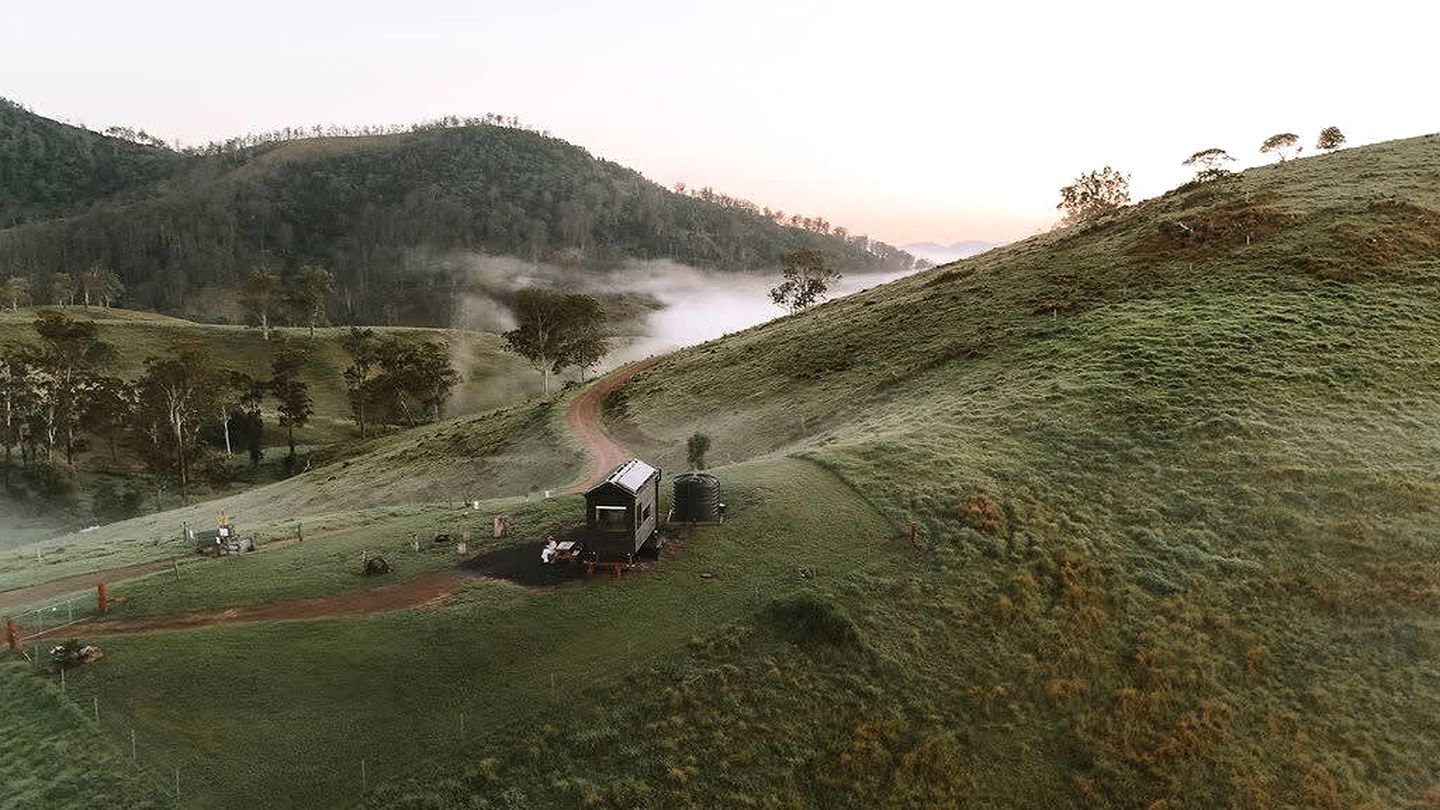 Mountain Tiny House with Spectacular Landscape Views in New South Wales