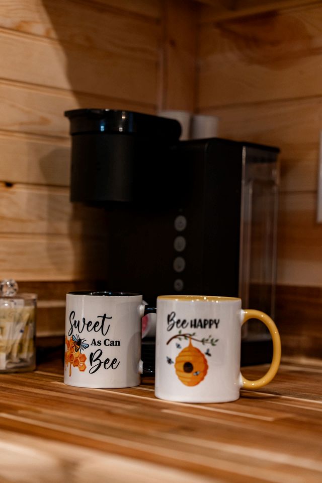 Whimsical Bee-Inspired Tiny Home with Private Hot Tub Near Douglas Lake & Smoky Mountains | Sevierville, Tennessee