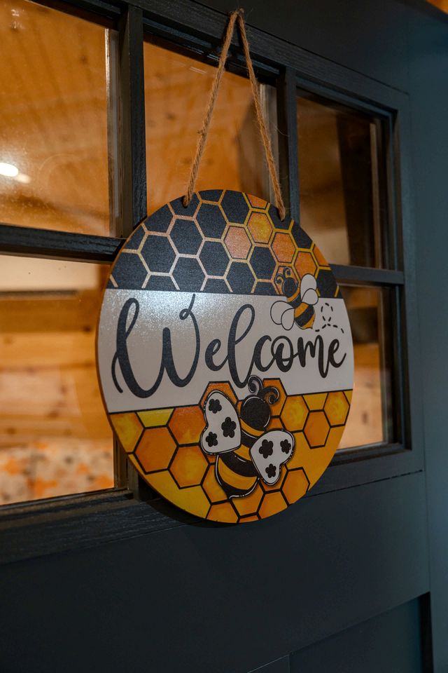 Whimsical Bee-Inspired Tiny Home with Private Hot Tub Near Douglas Lake & Smoky Mountains | Sevierville, Tennessee