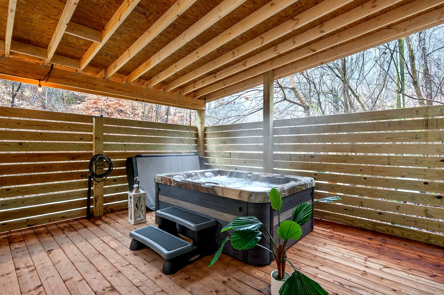 Whimsical Bee-Inspired Tiny Home with Private Hot Tub Near Douglas Lake & Smoky Mountains | Sevierville, Tennessee