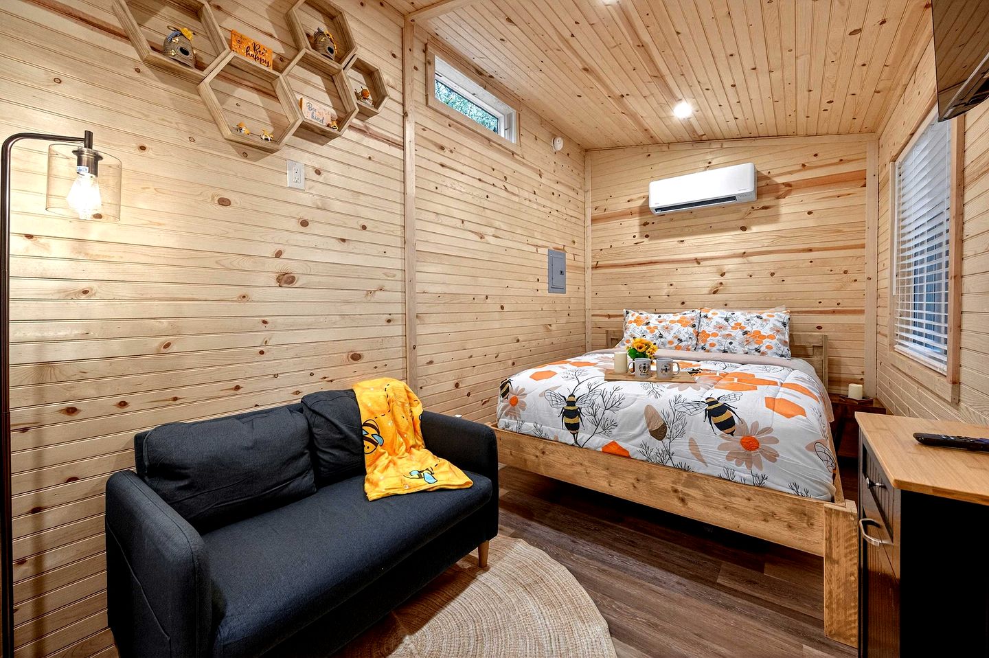 Whimsical Bee-Inspired Tiny Home with Private Hot Tub Near Douglas Lake & Smoky Mountains | Sevierville, Tennessee