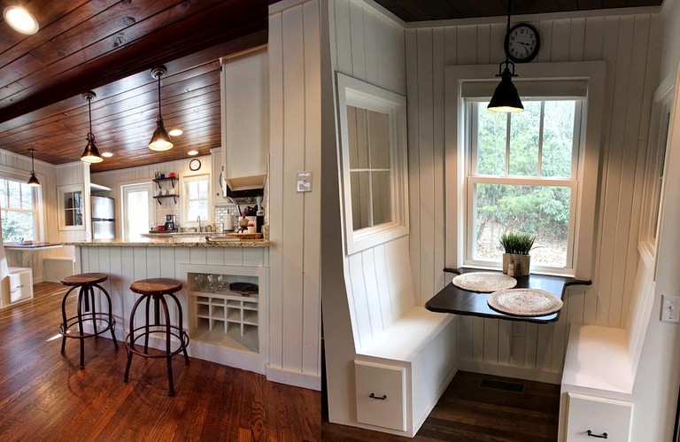Cabins (Cashiers, North Carolina, United States)