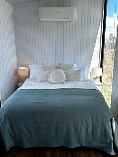 Tiny Houses (Australia, Goombungee, Queensland)