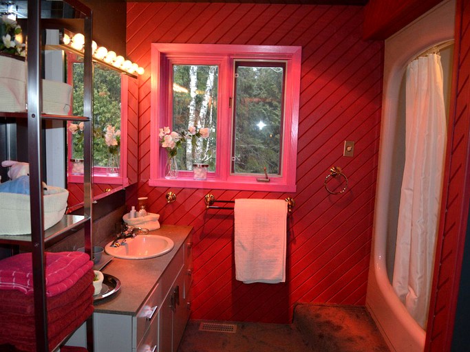 Cabins (Saint-Sauveur, Quebec, Canada)