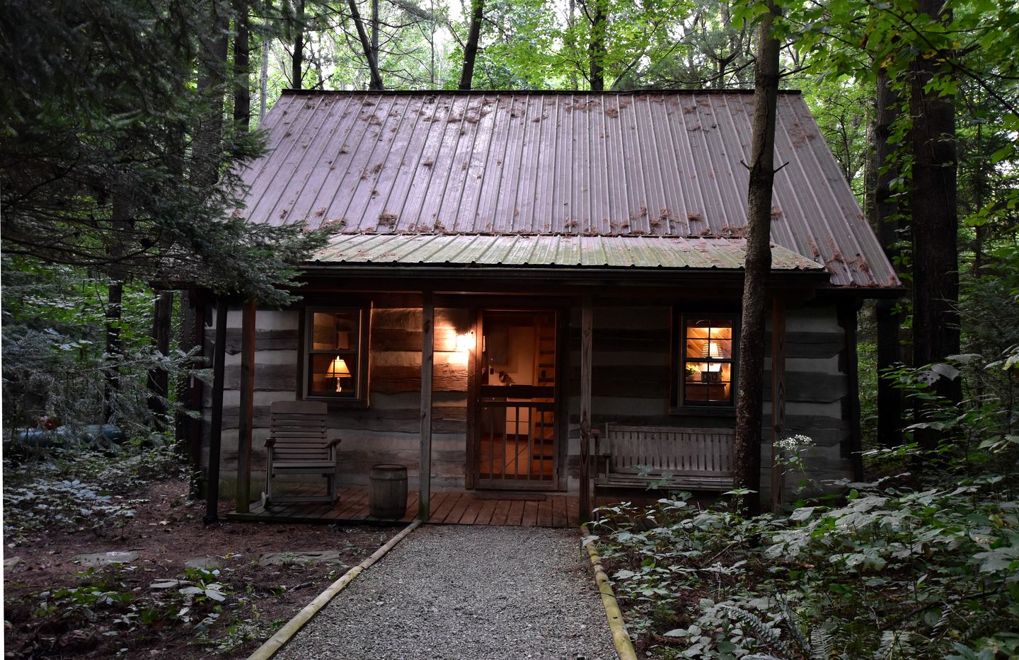 Cabins (Laurelville, Ohio, United States)