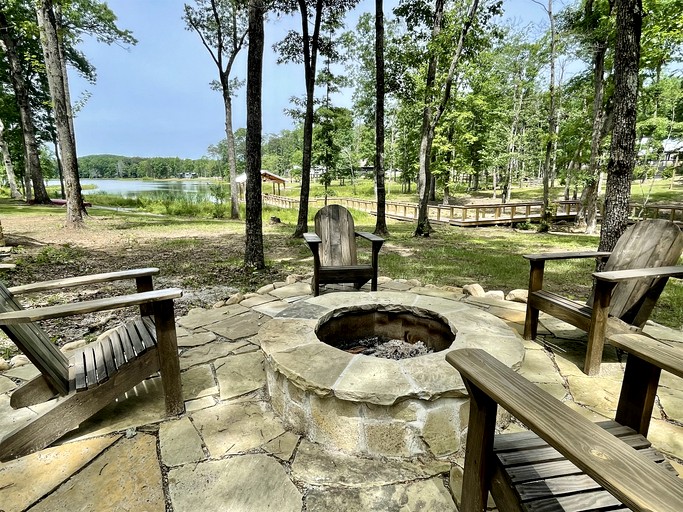Cabins (United States of America, Tracy City, Tennessee)