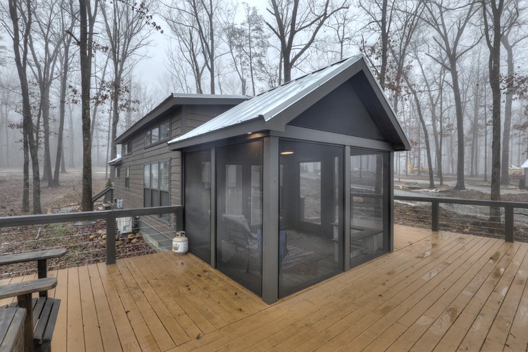 Cabins (United States of America, Tracy City, Tennessee)