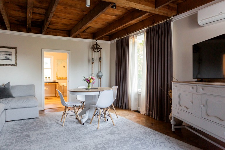 Vacation Rentals (Canada, Prince Edward County, Ontario)