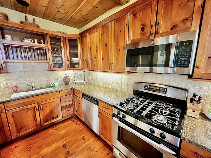 Cabins (United States of America, Stratton, Vermont)