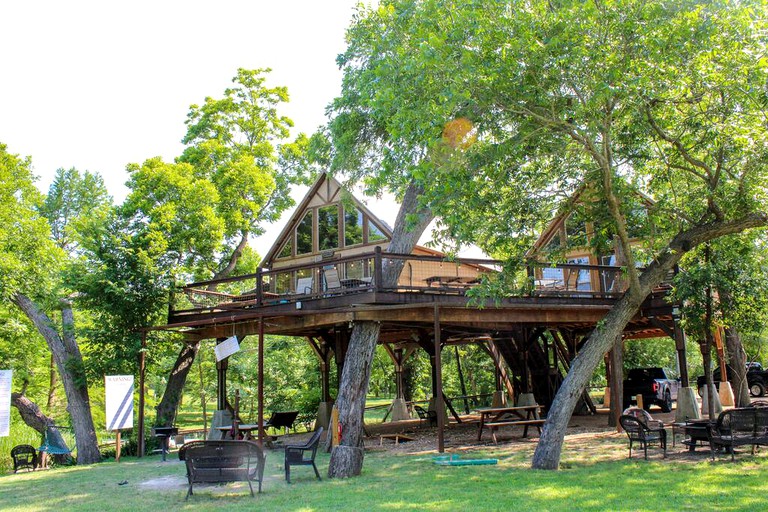 Cabins (United States of America, Seguin, Texas)