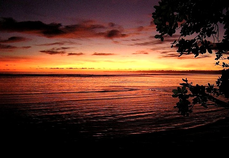 Huts (Kavieng, New Ireland Province, Papua New Guinea)