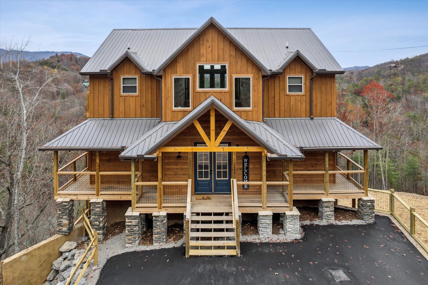 Escape to Nature in this Wonderful Cabin Rental for 12 in Sevierville, Tennesse