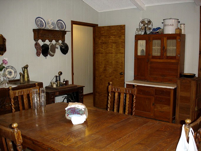 Cabins (La Grange, Texas, United States)