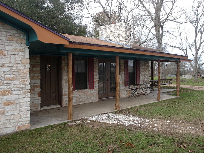 Cabins (La Grange, Texas, United States)