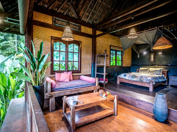 Huts (Kemetug, Bali, Indonesia)
