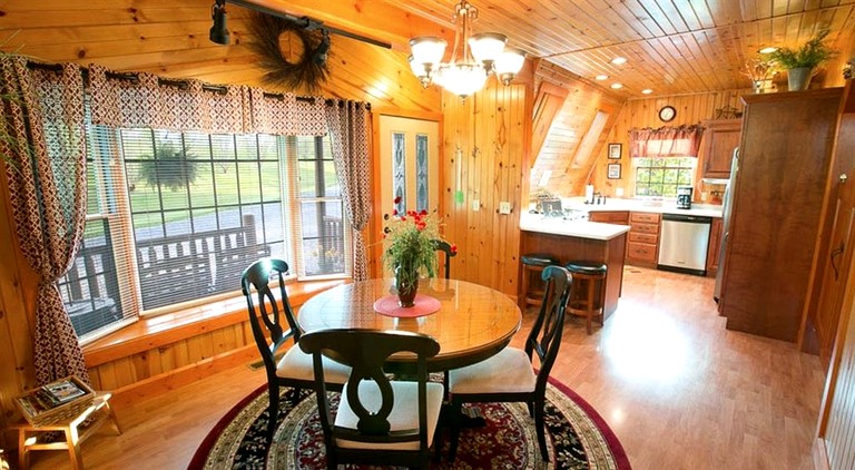 Cabins (United States of America, Sugarcreek, Ohio)
